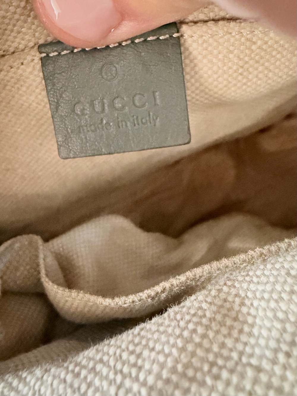 Gucci GG Leather Soho Disco Pebbled Crossbody Leather Bag in Gray 🩶 - Picture 5 of 6